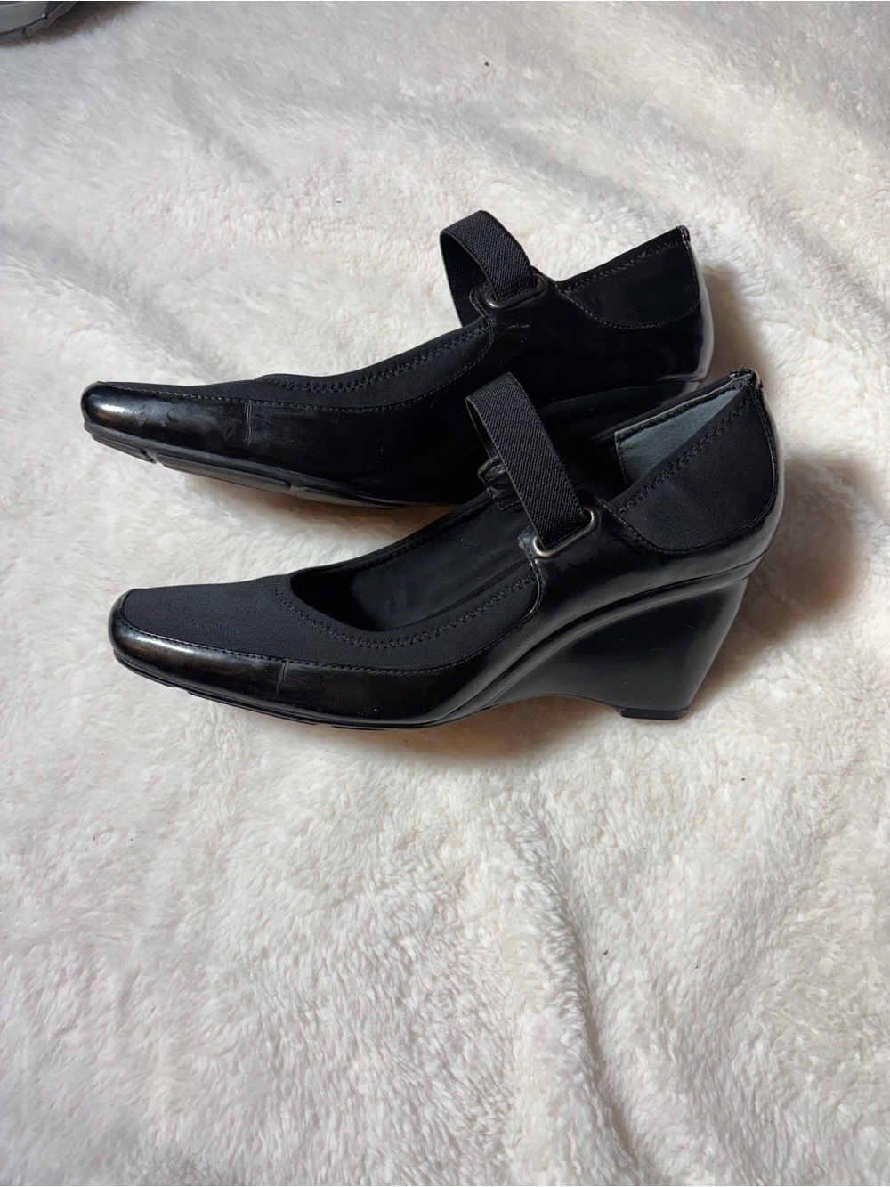 Bandolino Black Patent Mary Jane Wedge Pumps